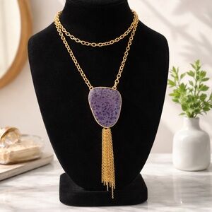 Elegant Gold and a Grape Agate Pendant Necklace